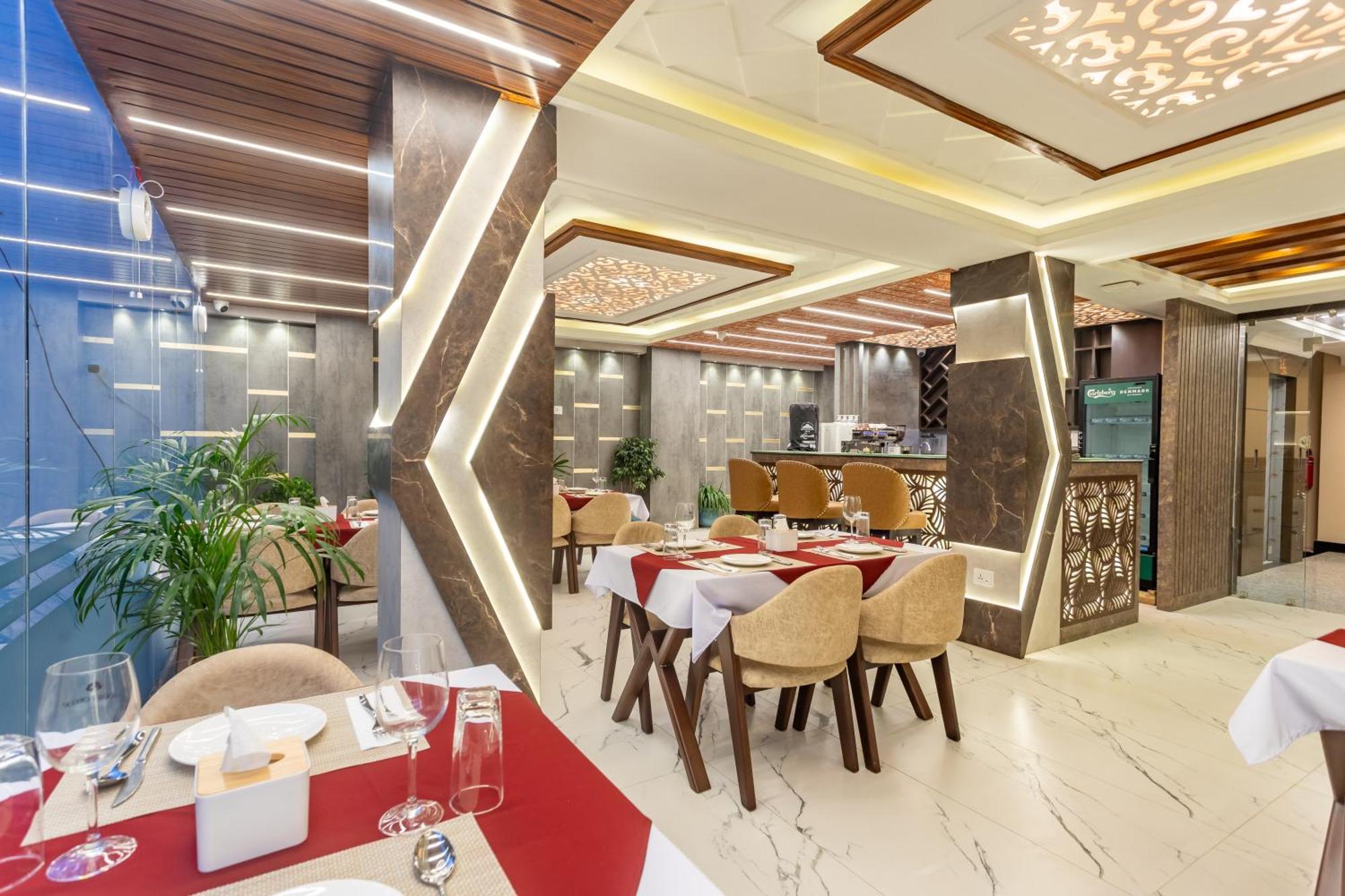 Airport Diana Hotel Катманду Екстериор снимка