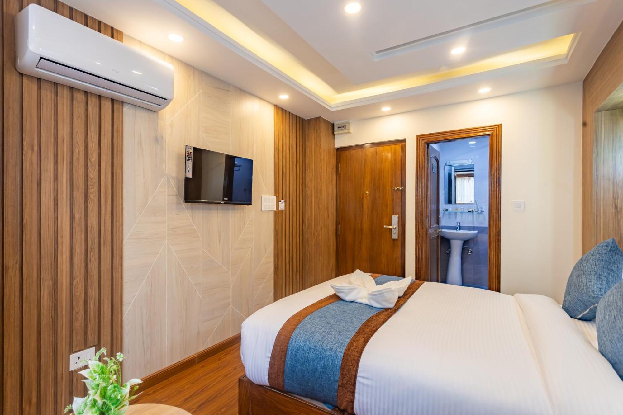 Airport Diana Hotel Катманду Екстериор снимка