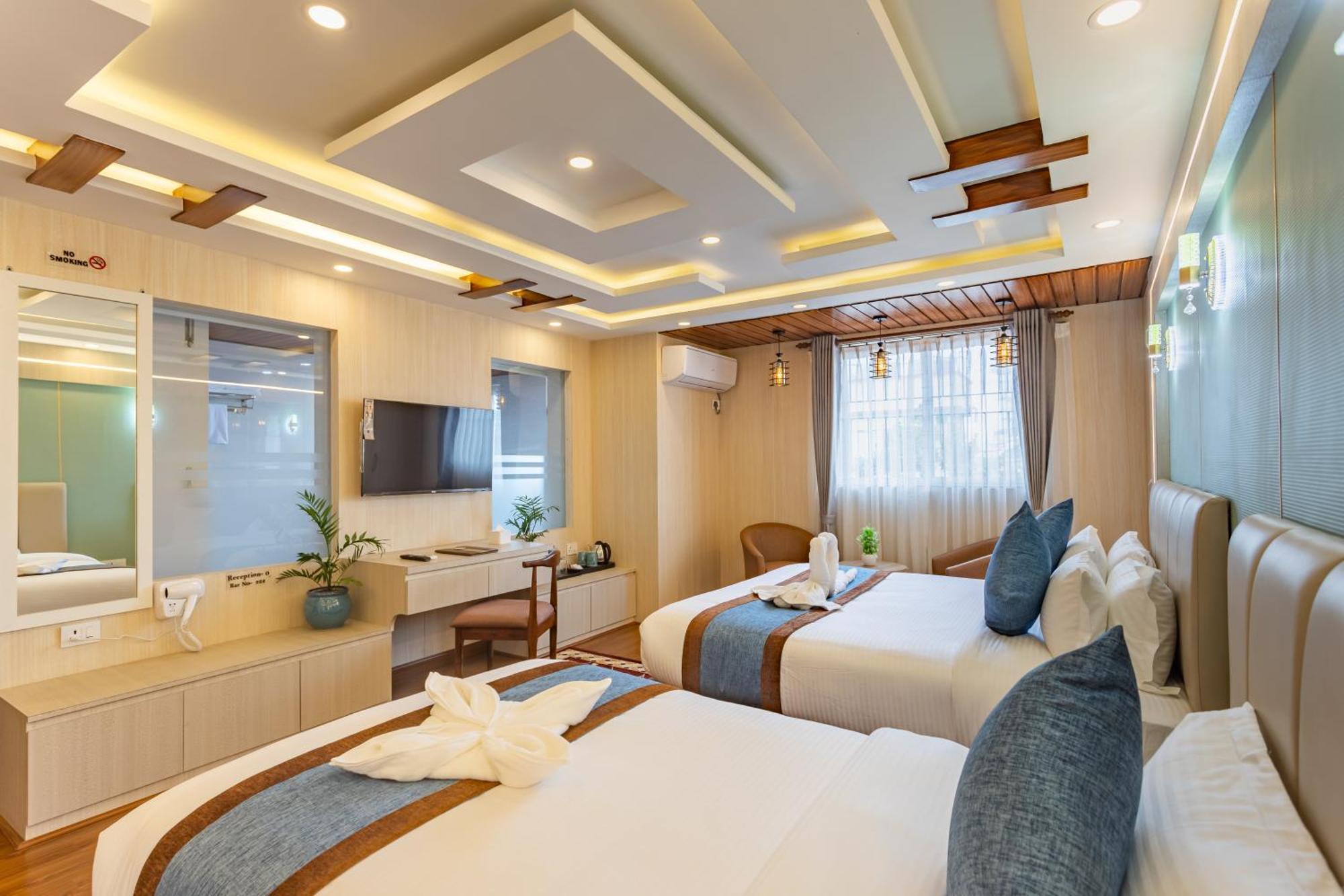 Airport Diana Hotel Катманду Екстериор снимка