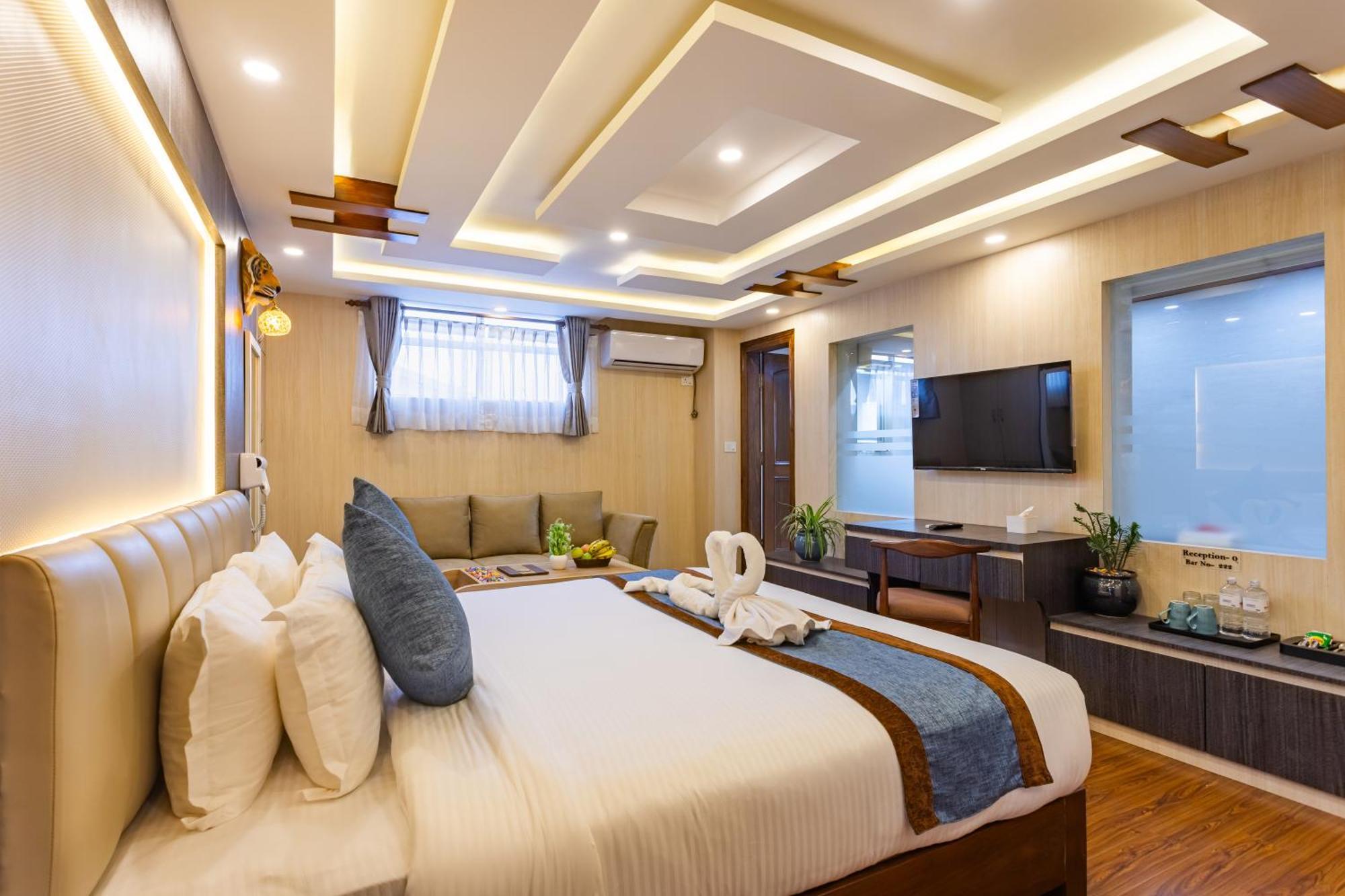 Airport Diana Hotel Катманду Екстериор снимка