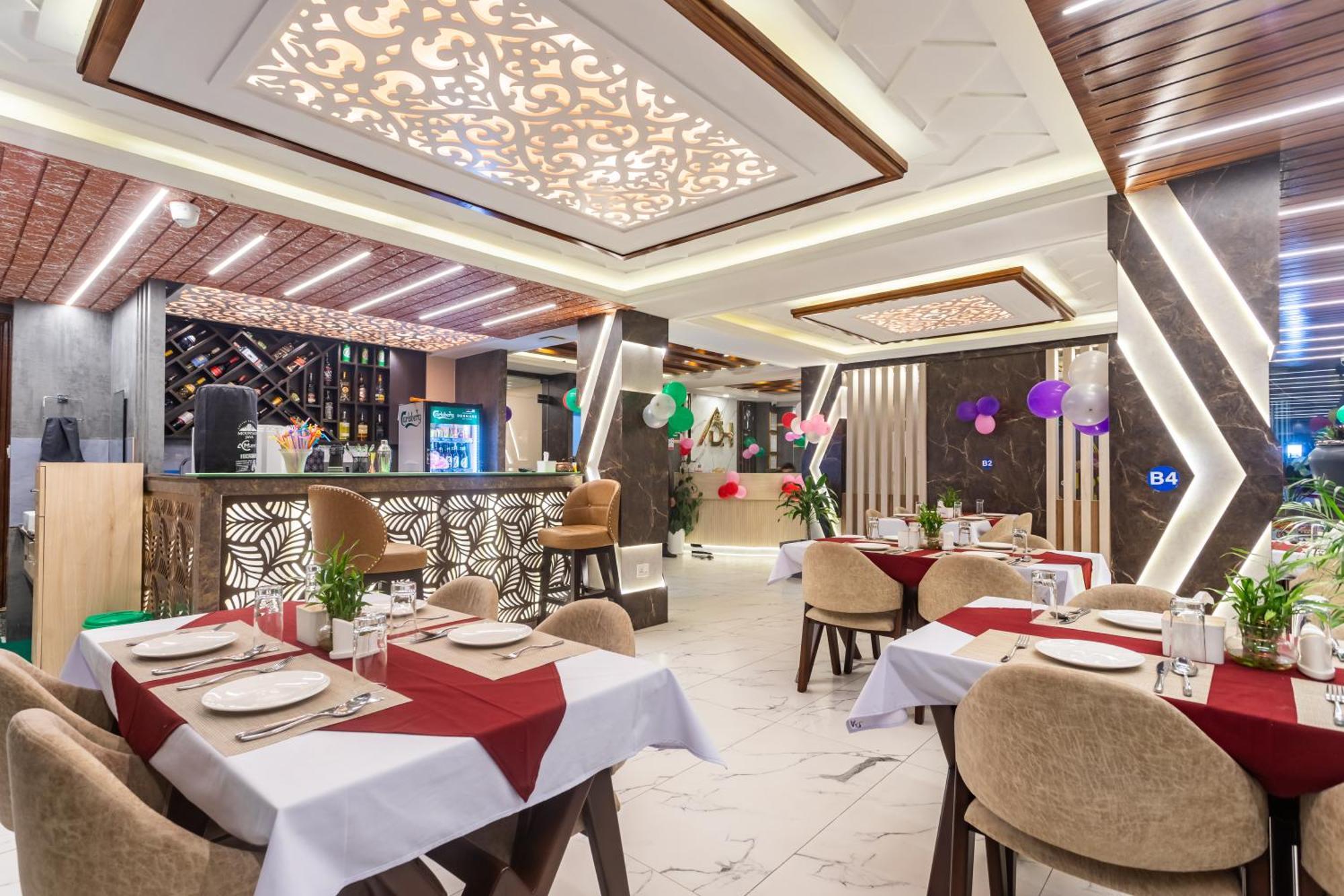 Airport Diana Hotel Катманду Екстериор снимка