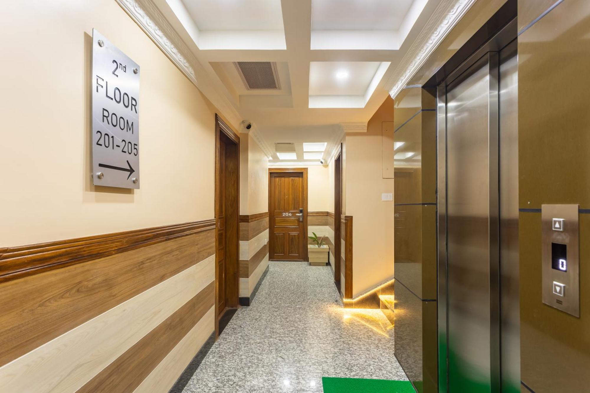 Airport Diana Hotel Катманду Екстериор снимка