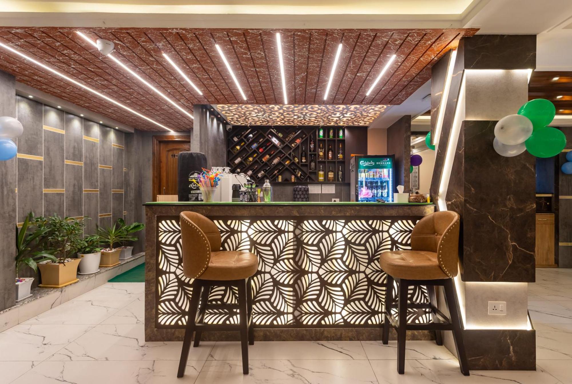 Airport Diana Hotel Катманду Екстериор снимка