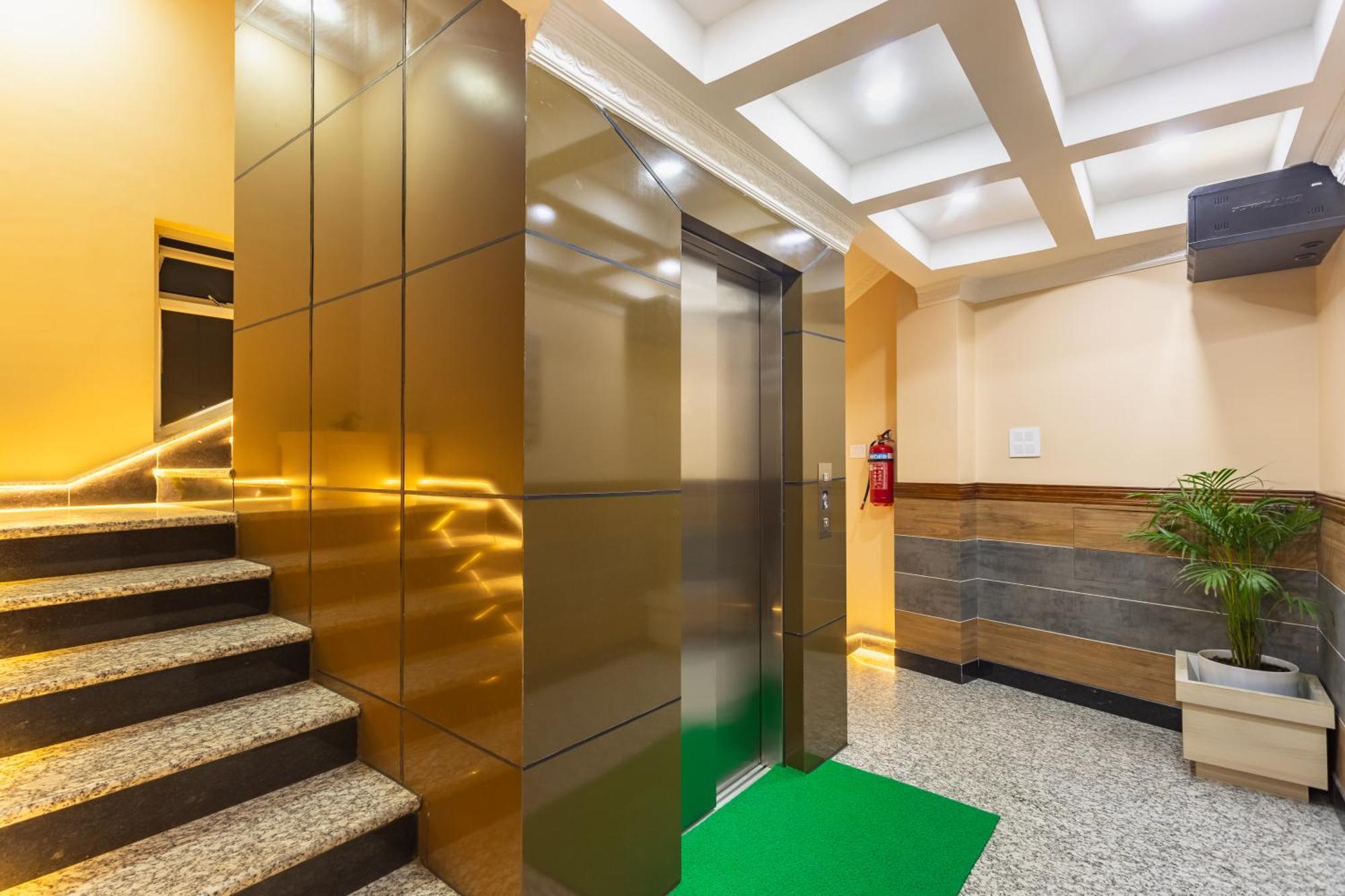 Airport Diana Hotel Катманду Екстериор снимка