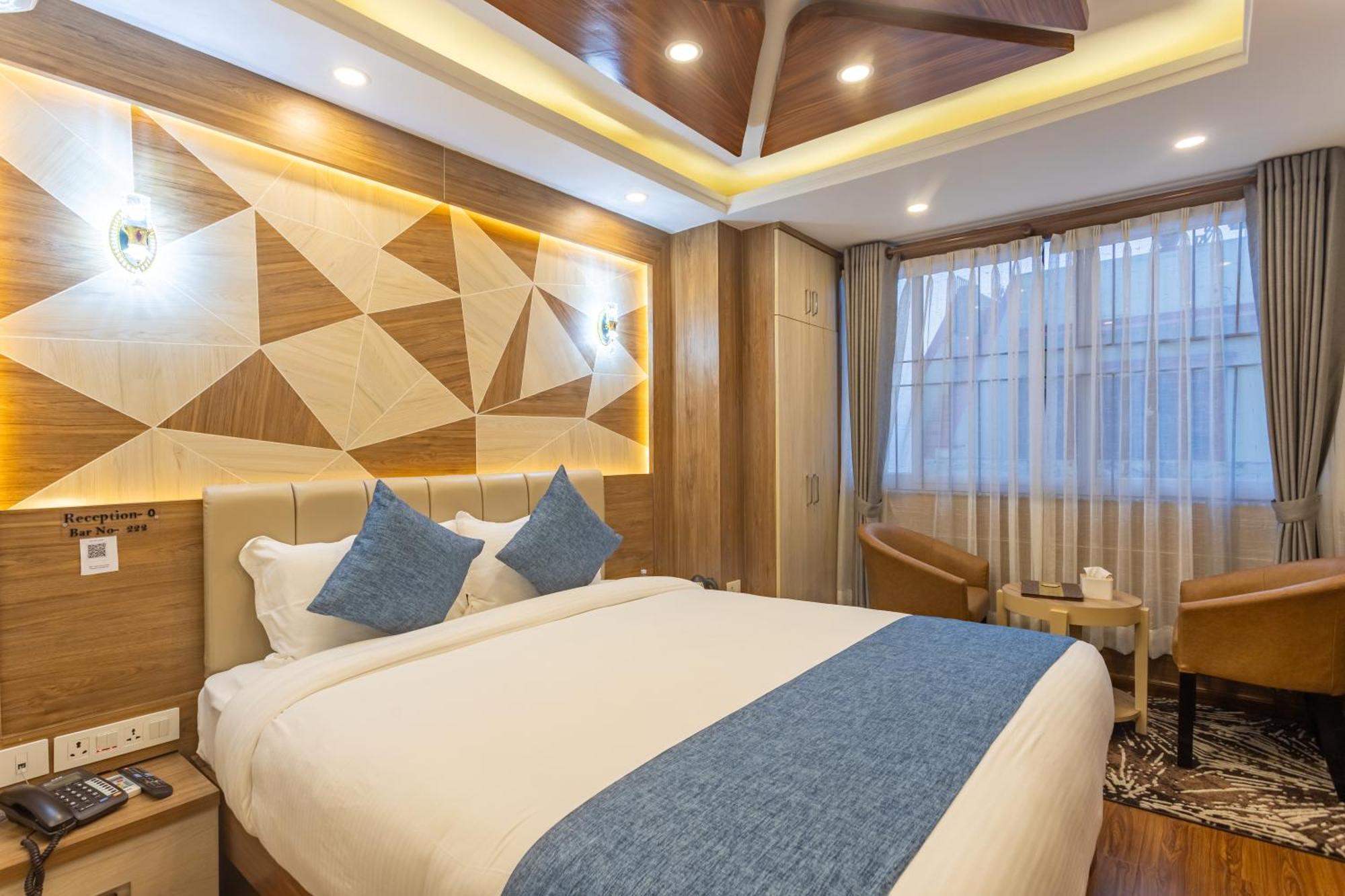 Airport Diana Hotel Катманду Екстериор снимка