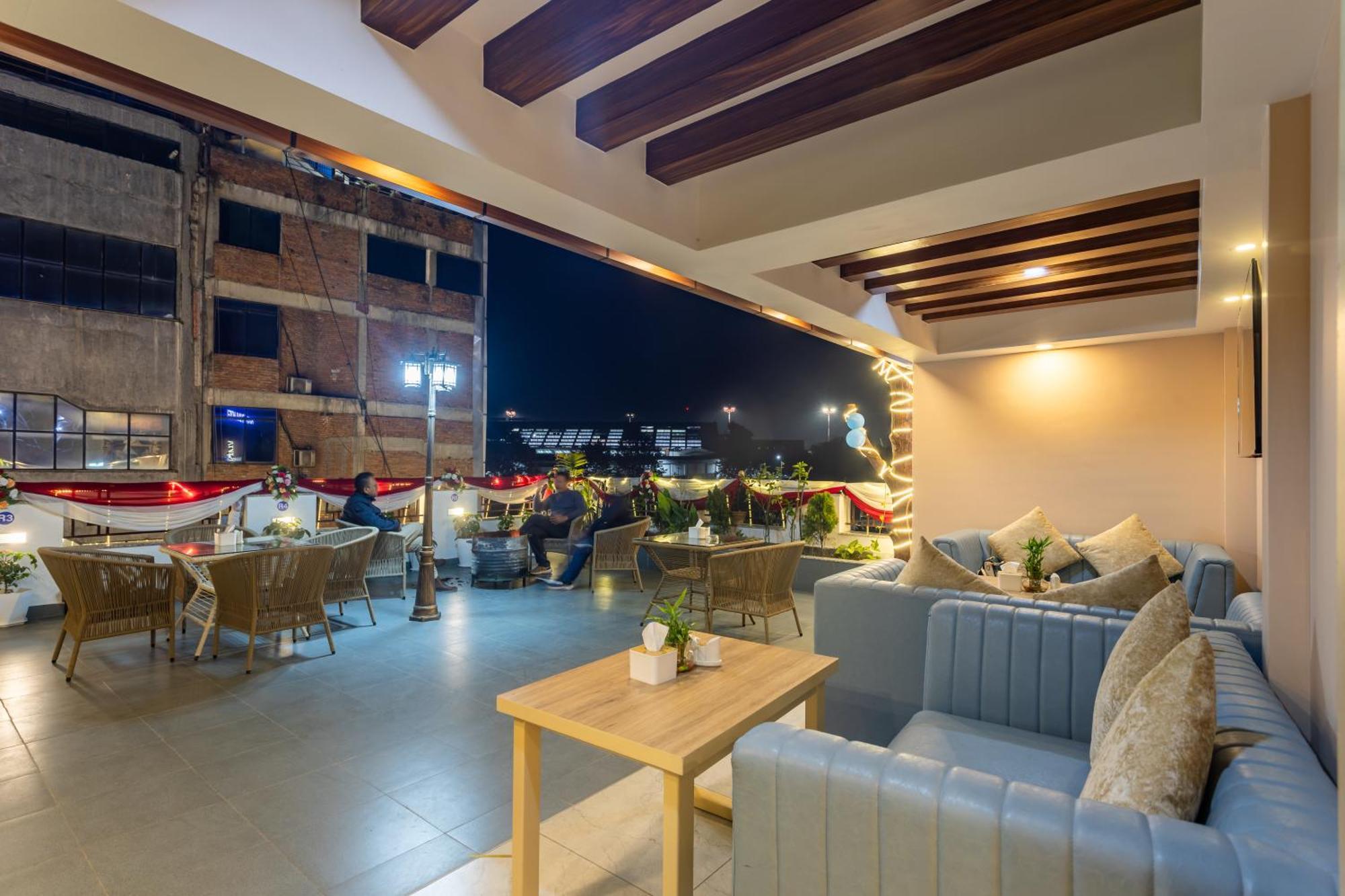 Airport Diana Hotel Катманду Екстериор снимка