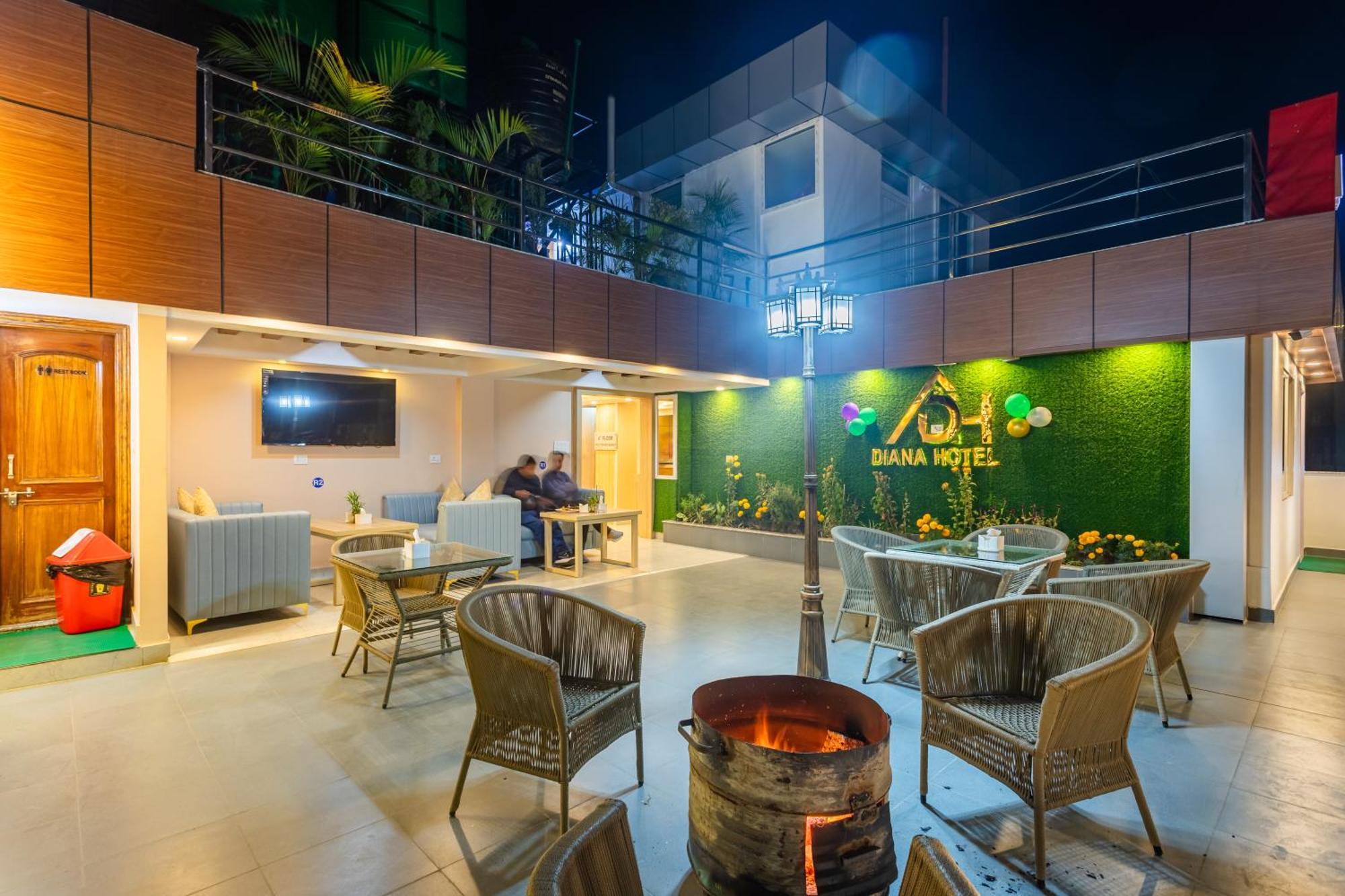 Airport Diana Hotel Катманду Екстериор снимка