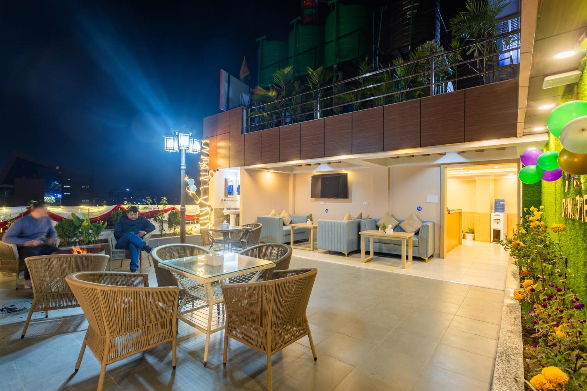 Airport Diana Hotel Катманду Екстериор снимка